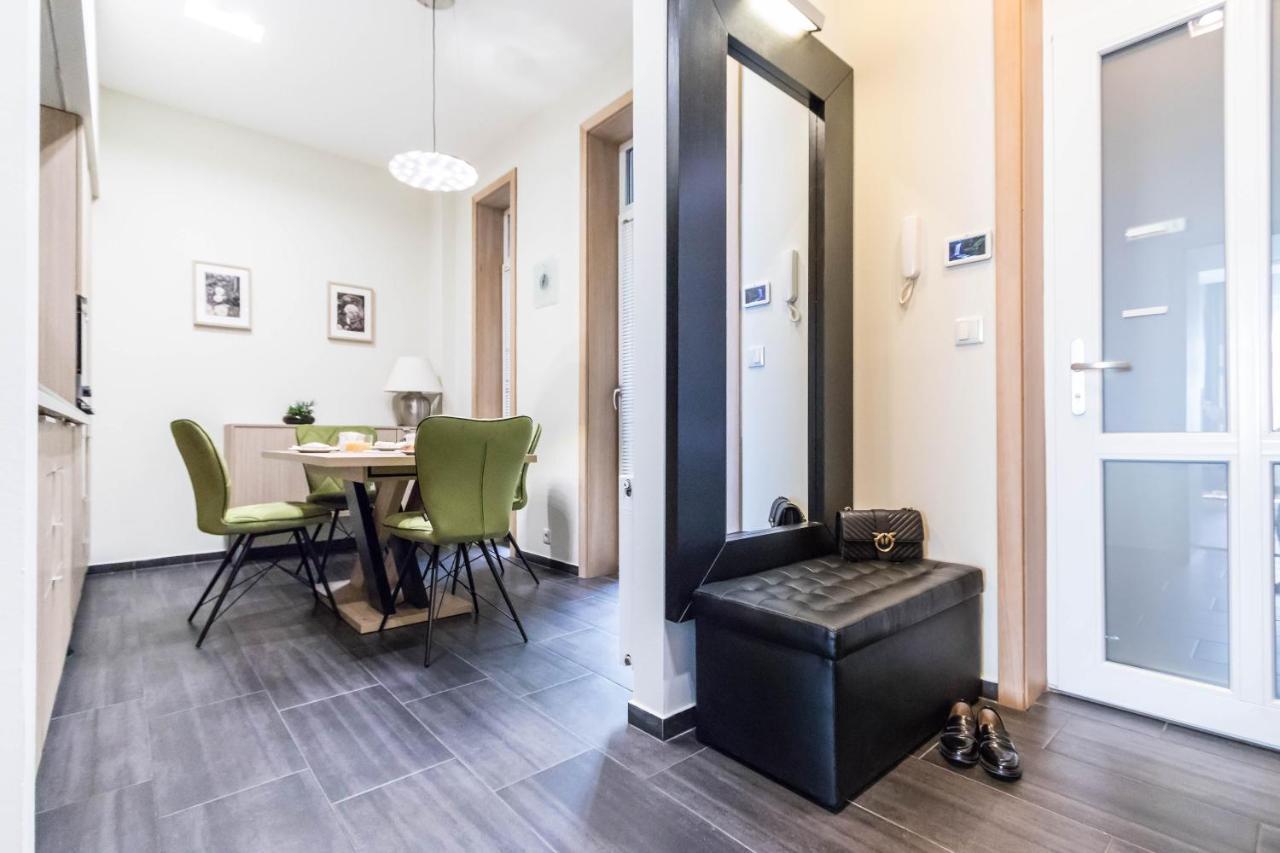 Assea Superior Downtown Apartment